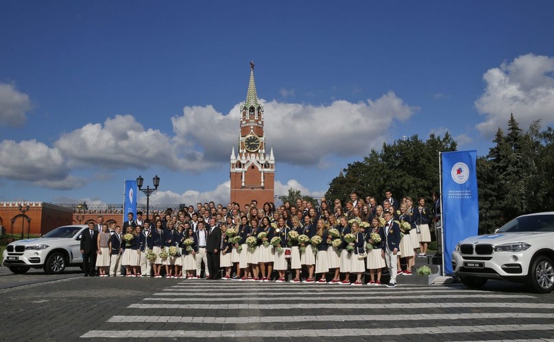 Putin obdarował rosyjskich olimpijczyków nowymi BMW