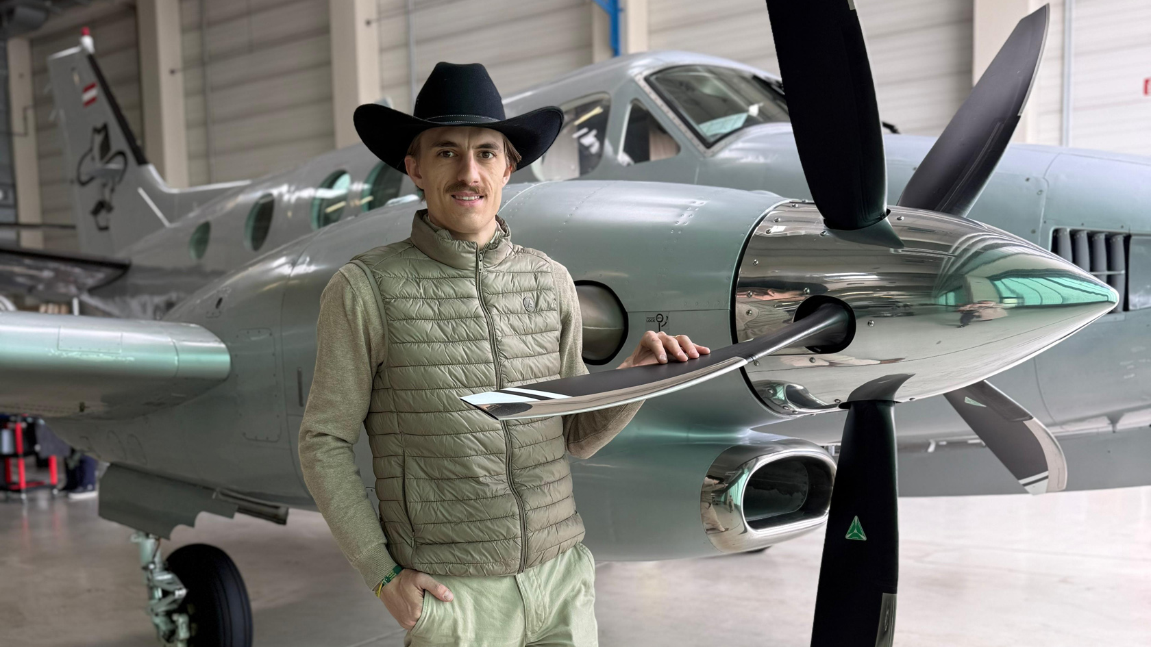 Der Cowboy unter den Geschäftsfliegern: Alex Toril ve Cowboy Air