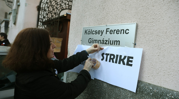 Egy hónapja sztrájkoltak, most tüntetnének a tanárok / Fotó: Isza Ferenc