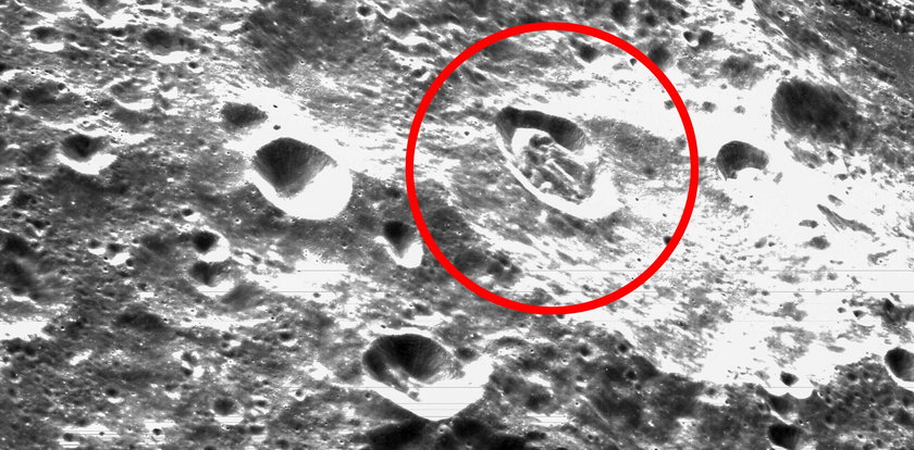 Odkryli to na księżycu. Czym jest tajemniczy kształt?