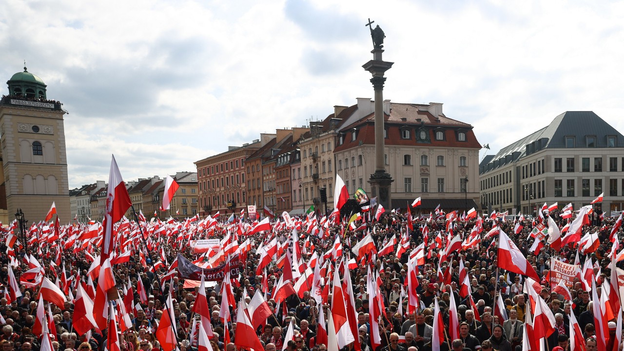 Wyborcy tych partii są najbardziej zadowoleni z sytuacji w kraju. Nowy sondaż