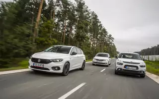 Fiat Tipo kontra Skoda Rapid Spaceback i Citroen C4 Cactus - praktyczność, styl czy ekonomia?