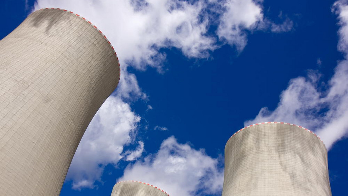 Zarząd Polskiej Grupy Energetycznej postanowił kontynuować projekt jądrowy pomimo niespełnienia warunków ważności umowy z spółkami Tauron, Enea i KGHM ws. udziału w tym przedsięwzięciu - podała we wtorek PGE.