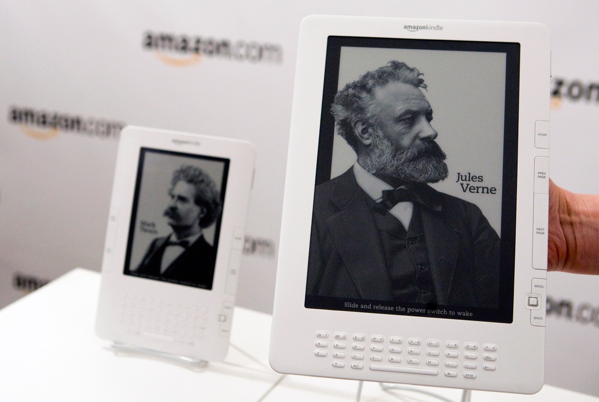 Kindle DX e-czytnik firmy Amazon.com Inc.