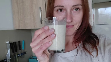 Zrobiłam mleko owsiane w domu. Wychodzi taniej, a jak smakuje?
