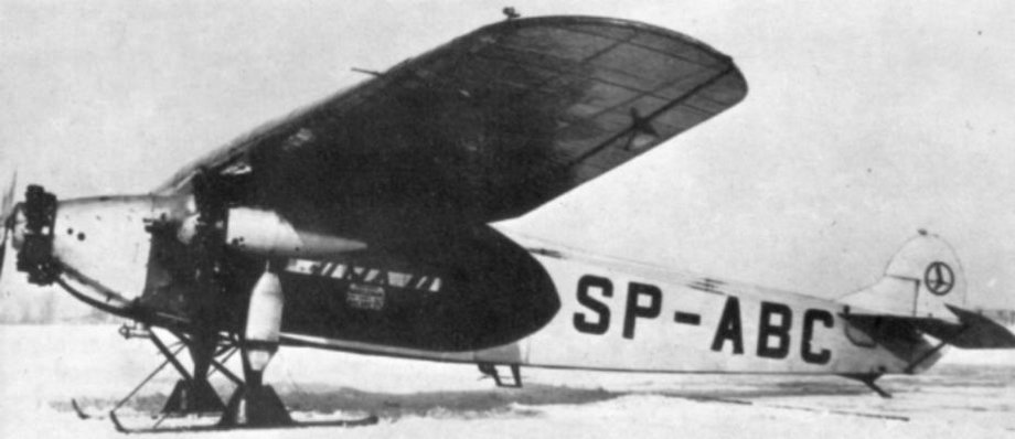 Jednego z Fokkerów F-VII przerobiono tak, by mógł lądować w niemal każdych warunkach. Zamiast kół zamontowano płozy. 