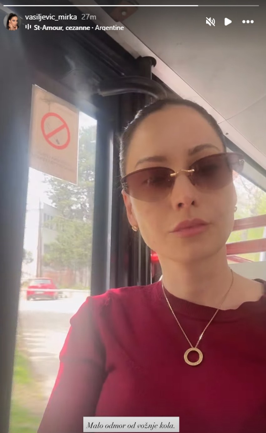 Mirka Vasiljević se vozi gradskim prevozom