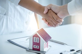 Zwrot kosztów mediów przy najmie. Czy to przychód wynajmującego?