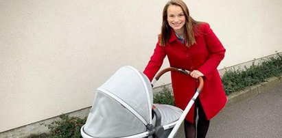 Ania Starmach na pierwszym spacerze z córką. Ma wózek za 15 tys. zł!
