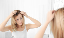 Tracisz włosy? To nie wyrok - przeszczep włosów zredukuje proces łysienia