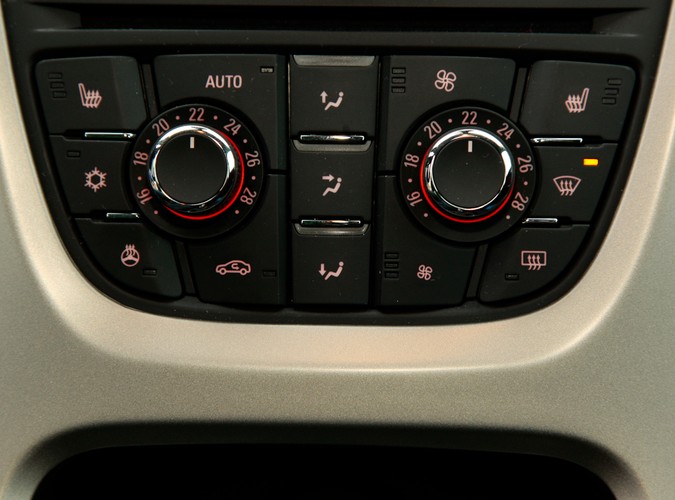 Do redakcji trafiła biała rakieta Opla z turbodoładowanym benzynowym silnikiem 1.4. Oto jak wygląda 140 KM z Gliwic w akcji...