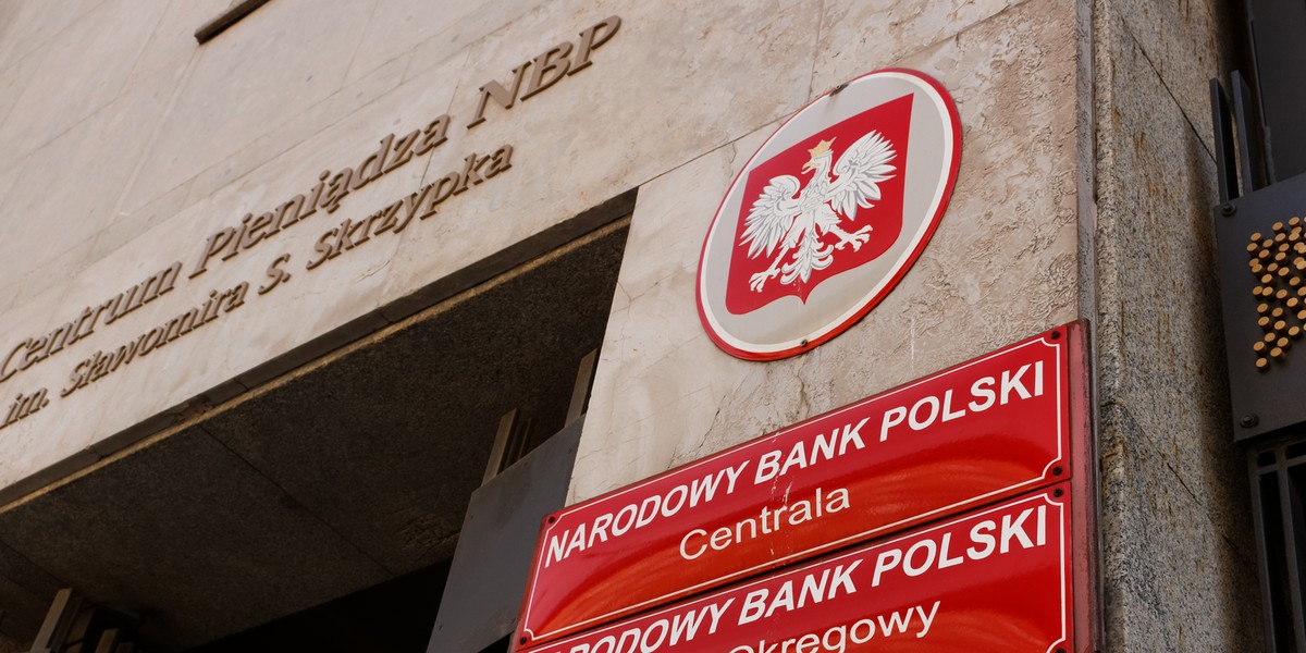 Specjaliści NBP zwracają m.in. uwagę na potencjalne negatywne skutki ustawy o gwarantowanym kredycie mieszkaniowym, która jest częścią Polskiego Ładu.