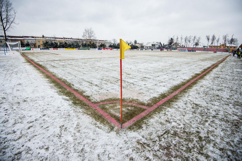 Pilka nozna. Nice I liga. Puszcza Niepolomice - Zaglebie Sosnowiec. 17.03.2018