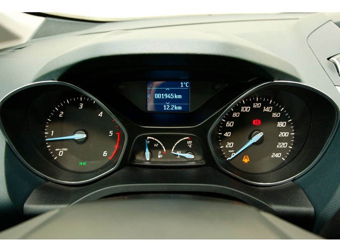 Z czym wam się kojarzą kompaktowe minivany, bo nam z nadmuchanymi autami segmentu C, które są mniej poręczne w mieście i wolniejsze na zakrętach. Po przejażdżce najnowszym fordem c-max diametralnie zmieniamy naszą opinię...