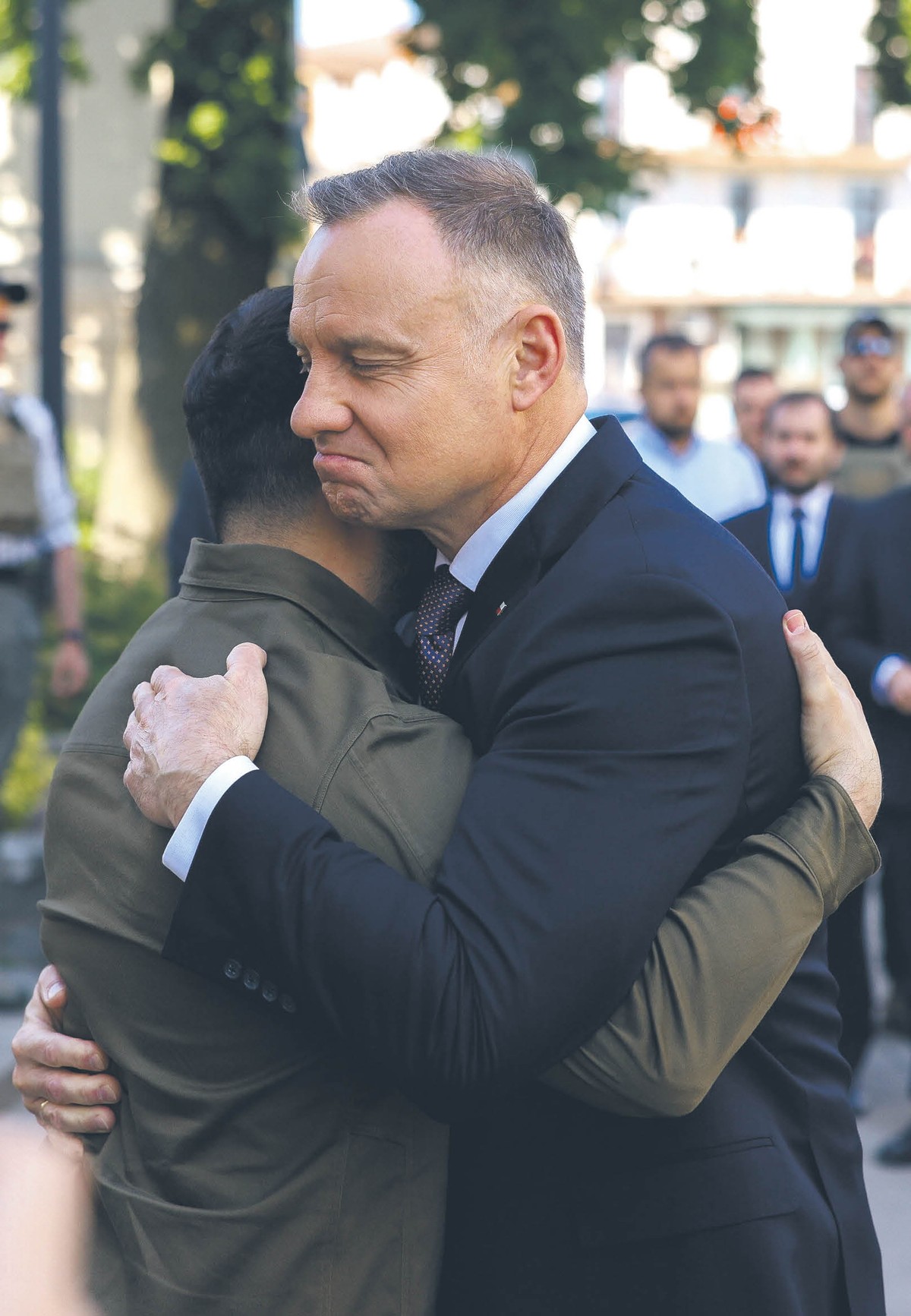 Biuro Zełenskiego, relacjonując jego niezapowiedzianą wizytę w Łucku, akcentowało przede wszystkim udział w naradzie dotyczącej bezpieczeństwa obwodu wołyńskiego, na którą prezydent udał się jeszcze przed zakończeniem mszy poświęconej ofiarom ludobójstwa