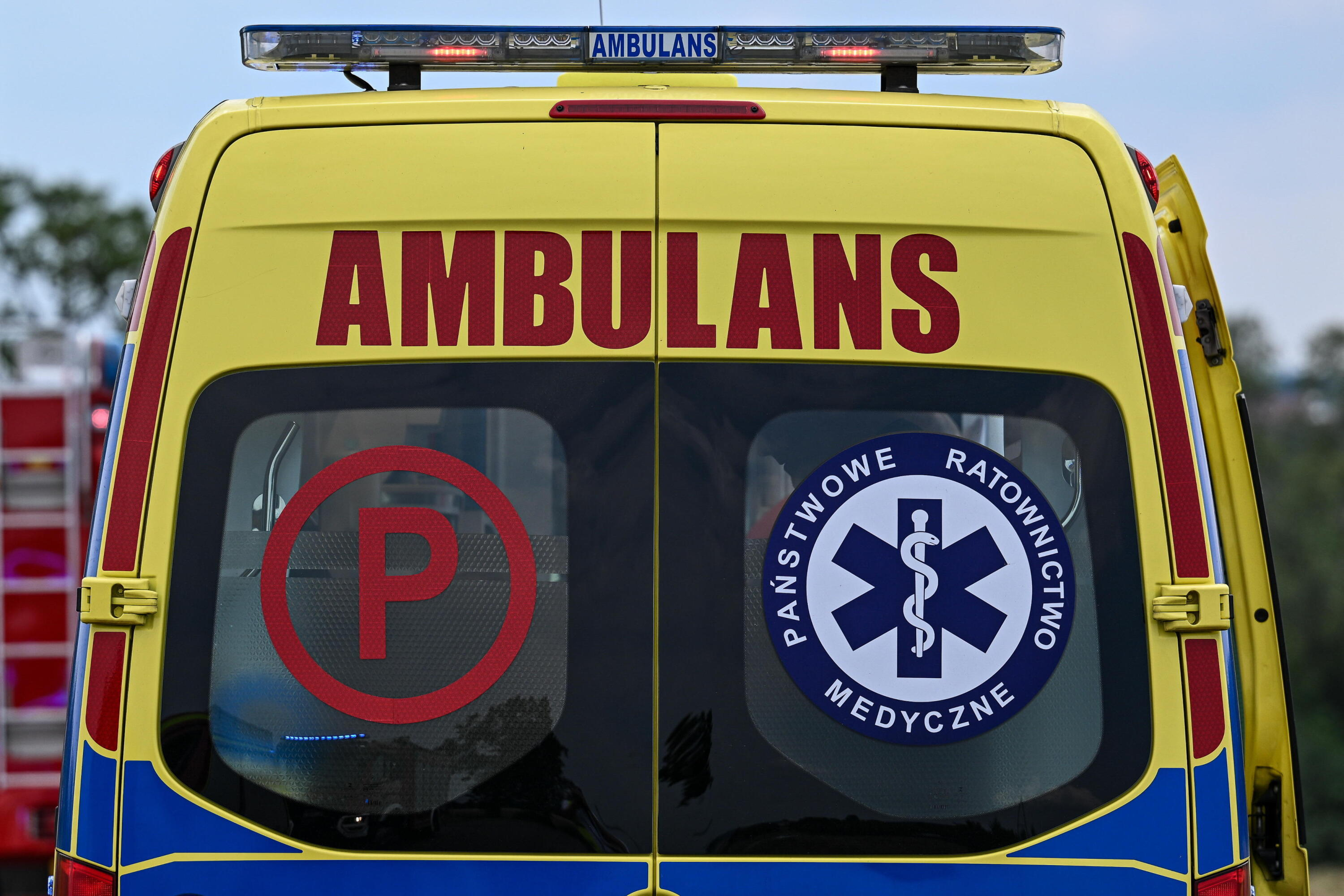 Wypadek w Bytowie: 10-latek ciężko ranny po zderzeniu z autem na sankach