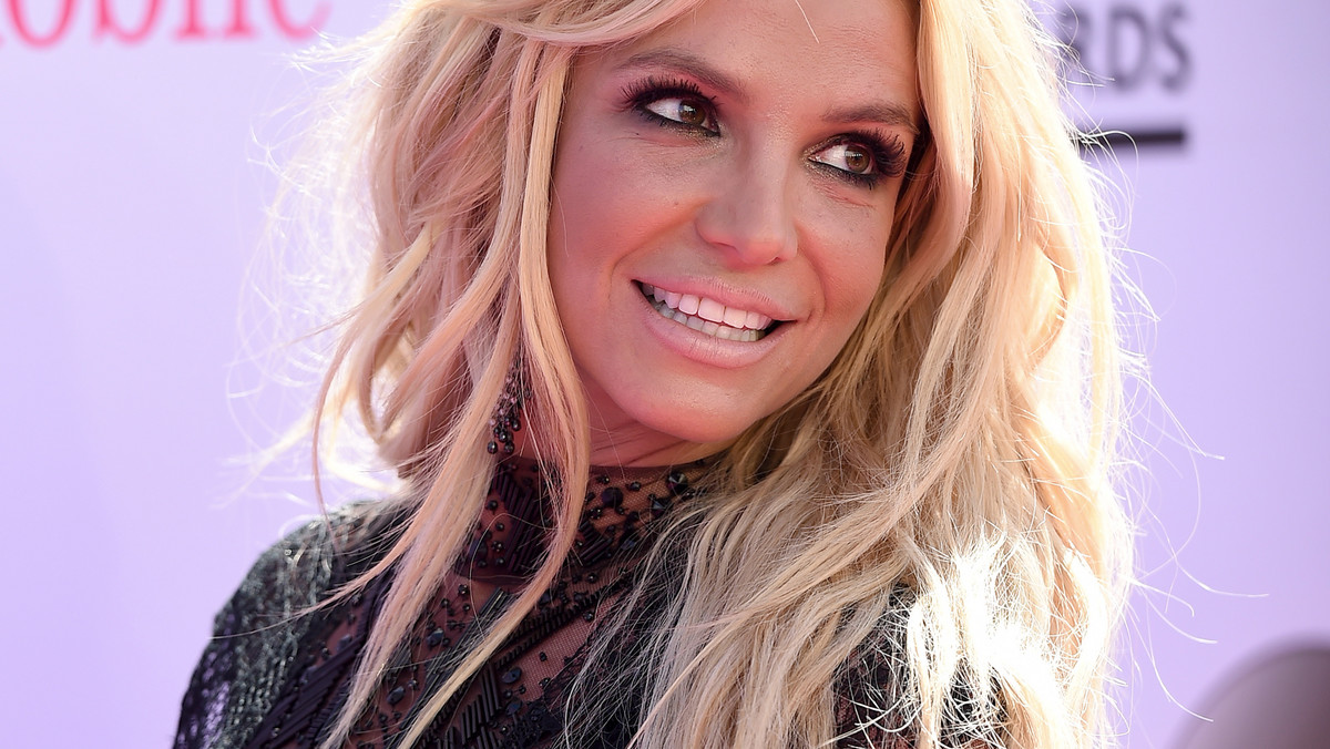 Britney Spears od jakiegoś czasu walczy, by James Spears przestał pełnić funkcję opiekuna prawnego. W końcu udało się jej osiągnąć niewielki sukces w sądzie. Gwiazda będzie mogła sama wybrać drugiego kuratora, który wraz z jej ojcem będzie zarządzał jej majątkiem.