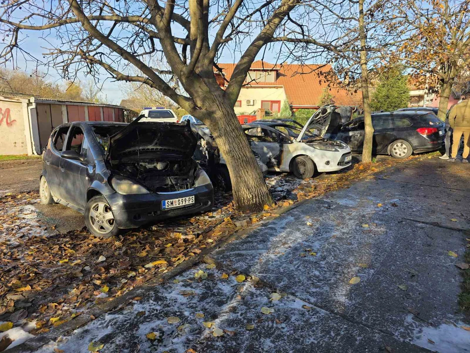 Zapaljeni automobili u Sremskoj Mitrovici