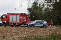 Alarm na Lubelszczyźnie. Tajemniczy balon z nieznanym ładunkiem spadł na pole