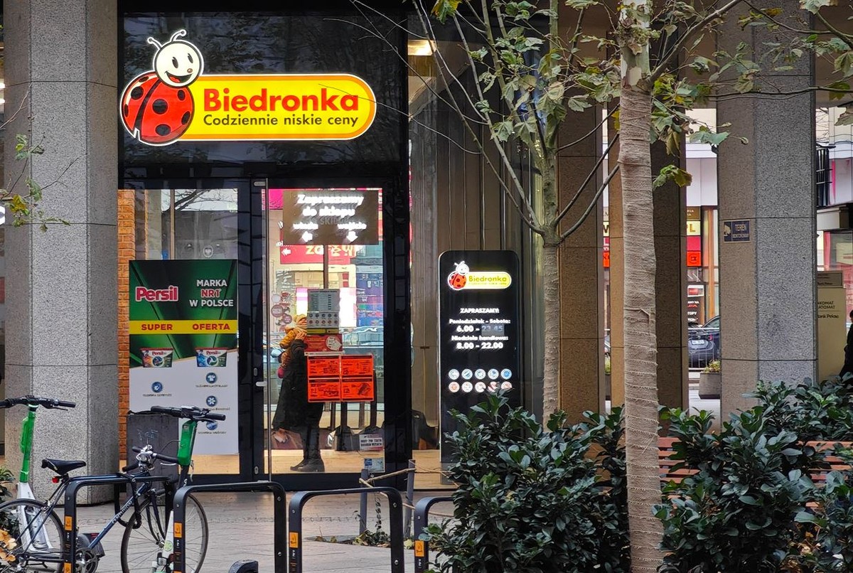 Biedronka z jednodniową akcją promocyjną. Rabaty i vouchery tylko w niedzielę 14 grudnia