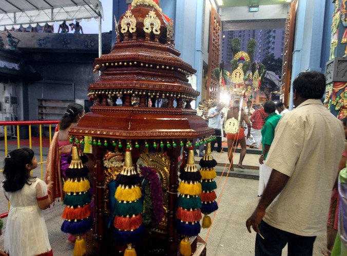 Tradycyjna procesja w czasie hinduistycznego święta Thaipusam w Singapurze