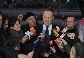 Rzecznik PiS: Wybory sfałszowały zielone ludziki