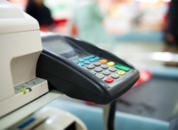 Wkrótce nie zapłacisz już tam gotówką. Urząd miasta wprowadza zmiany