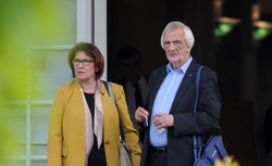 Ryszard Terlecki przyłapany na zakupach w niedzielę. Jak teraz się tłumaczy?