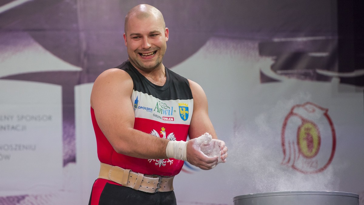 Bartłomiej Bonk został mistrzem Europy w podnoszeniu ciężarów w kategorii 105 kg podczas czempionatu Starego Kontynentu w Tbilisi. Zawodnik Budowlanych Opole w rwaniu uzyskał 185 kg, co było najlepszym wynikiem i zagwarantowało mu mały złoty medal w tej konkurencji, a w podrzucie dołożył 223 kg. W dwuboju uzyskał łącznie 408 kg. Trzecie miejsce zajął Arkadiusz Michalski 399 kg (172 kg + 227 kg).