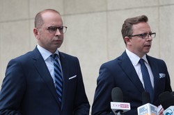 Posłowie KO: rząd nie zdał egzaminu ani z ochrony granic, ani z pomocy