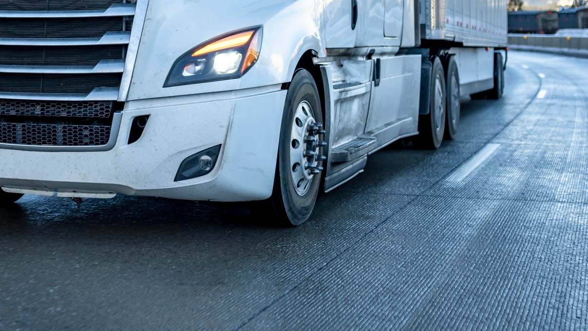 Na slovenských cestách sa tvorí poľadovica. (ilustračné foto)