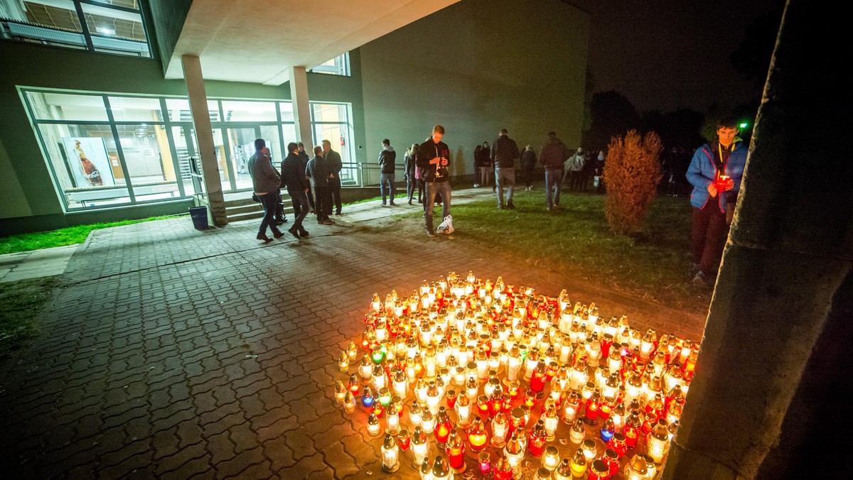 BYDGOSZCZ UNIWERSYTET WYPADEK PAMIĘĆ  (znicze prze UTP)