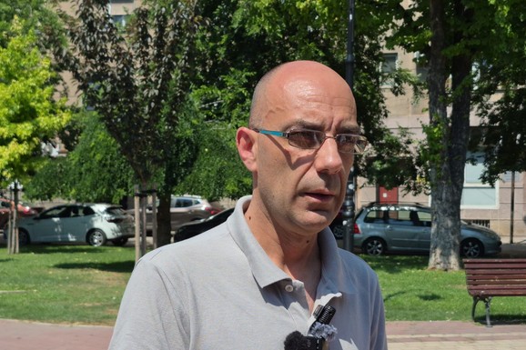 "ČEKAM DA VIDIM ŠTA ĆE MALOLETNI MONSTRUM DA KAŽE" Oglasio se otac ubijenog Andreja (13) iz Niške Banje pred početak ispitivanja dečaka ubice: "Postaviću mu pitanja"