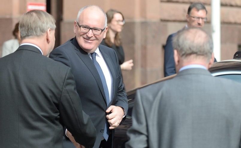 Wiceprzewodniczący KE Frans Timmermans po zrelacjonowaniu na kolegium komisarzy wtorkowej wizyty w Warszawie mówił na środowej konferencji prasowej w Brukseli, że wszystkie strony konfliktu wokół TK podjęły próbę rozpoczęcia dialogu