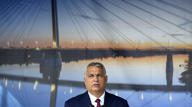 Orbán Viktor miniszterelnök az új komáromi Duna-híd (Monostori híd) avatásán 2020. szeptember 17-én. / Fotó: MTI/Koszticsák Szilárd