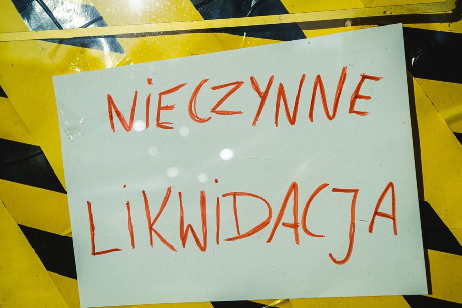 Prawo restrukturyzacyjne umożliwia postępowanie restrukturyzacyjne, czyli proces przeciwdziałający ryzyku upadłości firmy poprzez umożliwienie jej zawarcia układu z wierzycielami