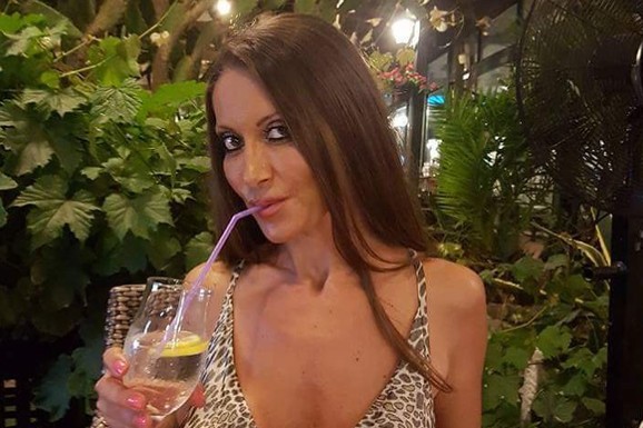 "ŽELJNA SAM INTIMNIH ODNOSA" Branka (53) šokirala, sin joj otvorio profil na sajtu za odrasle: "Prošlo je to kad sam bila mlada i želela sve za jednu noć"