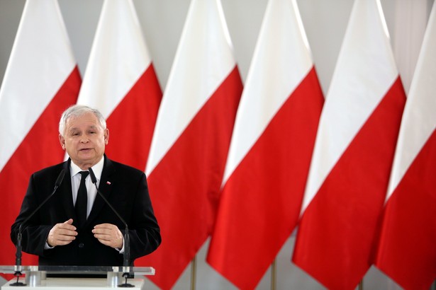 Kaczyński: Odbudowujemy szacunek i przywiązanie do narodowych barw