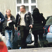 OTMIČARI MALE MAŠE PREBAČENI U FRANCUSKU Francuzi koji su kidnapovali trogodišnju devojčicu u Braće Jerković, ostatak zatvorske kazne će služiti van Srbije
