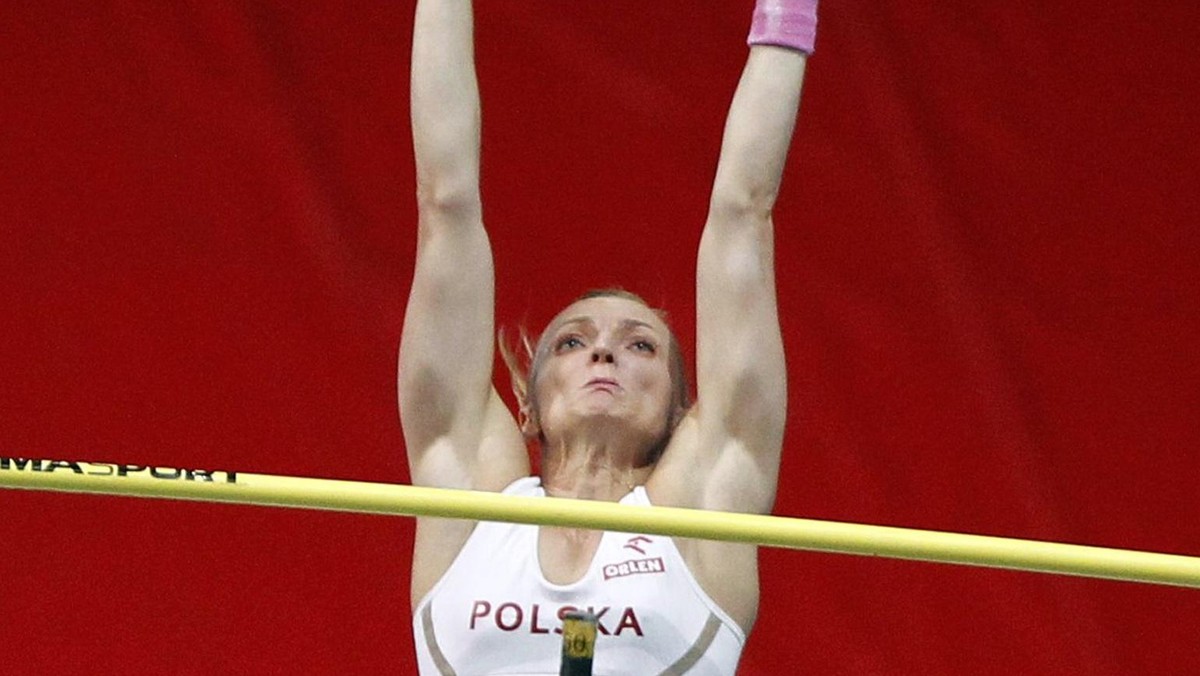 Anna Rogowska w środę wystartuje w lekkoatletycznym mityngu Pedro's Cup w Bydgoszczy. Zmierzy się tam między innymi z Rosjanka Jeleną Isinbajewą. W rozmowie z Rafałem Kazimierczakiem z "Przeglądu Sportowego" opowiadała o rywalce, a także o pamiętnej kontuzji, której nabawiła się w 2011 roku w Sopocie.