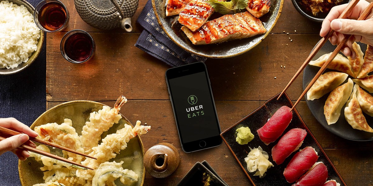 Uber Eats działa już w trzech polskich miastach - Warszawie, Poznaniu i Krakowie