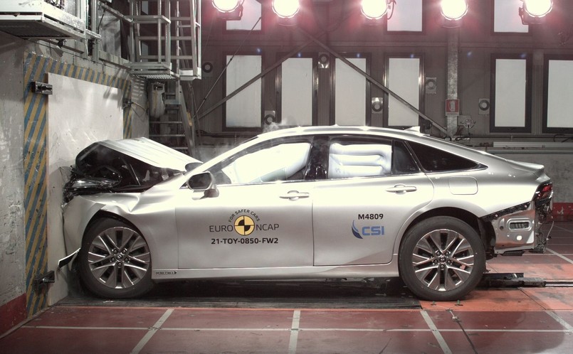 Toyota Mirai II i test zderzeniowy Euro NCAP