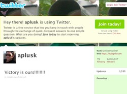 Ashton ma milion fanów na Twitterze