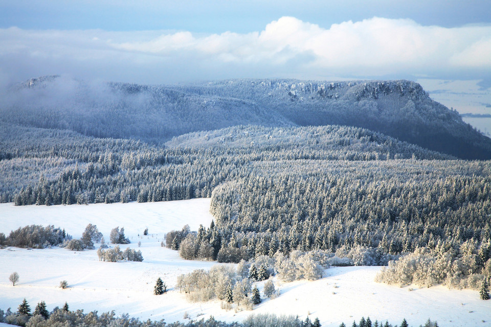 Zimowa panorama Pasterki i Szczelińca Wielkiego