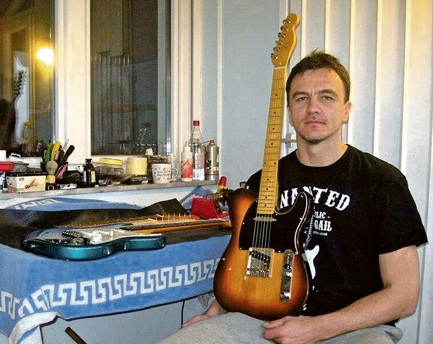 Prva gitara koju sam napravio bio je telekaster, najlakši je da se izradi. On je daska za meso, nema nikakve obline, kaže Petković