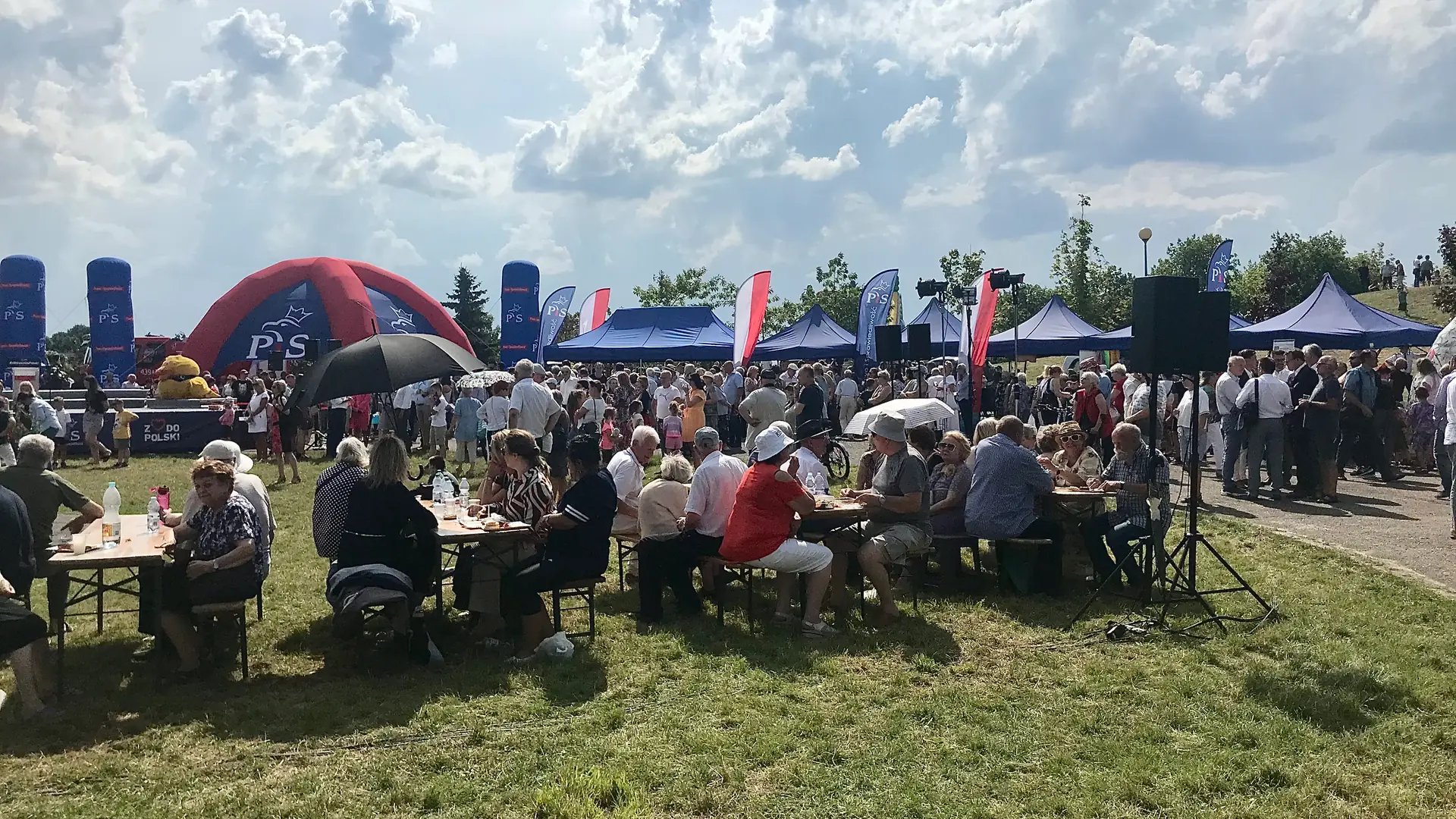 Byłam na pikniku PiS-u. "Jareczku, kochamy cię"