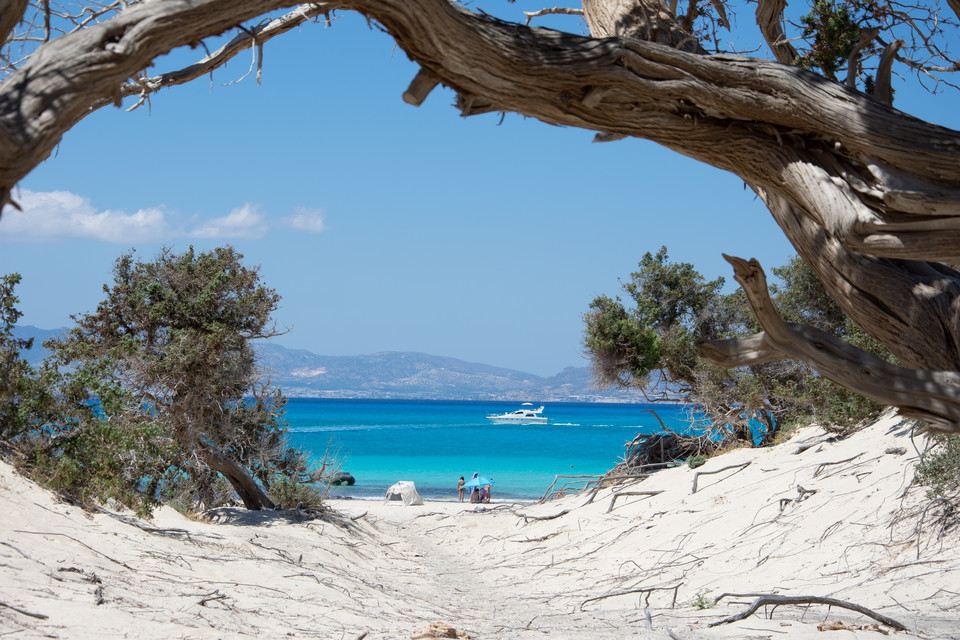 Grecja zamyka dla turystów piękną wyspę Chrissi koło Krety