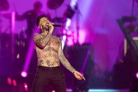 Itt a válasz, túlélte-e Adam Levine házassága a megcsalási botrányt