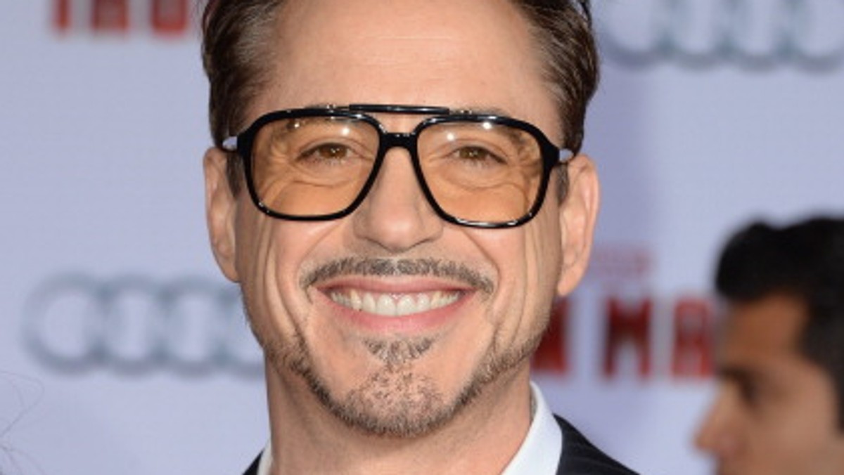 <a href="http://film.onet.pl/robert-downey-jr" id="f960f7b2-5bd1-4fd2-95a0-42285471a78e">Robert Downey Jr.</a> zajął pierwsze miejsce w rankingu najlepiej opłacanyh aktorów, przygotowanym przez magazyn "Forbes". Gwiazdor "Iron Mana 3" w ciągu roku zarobił 75 milionów dolarów.