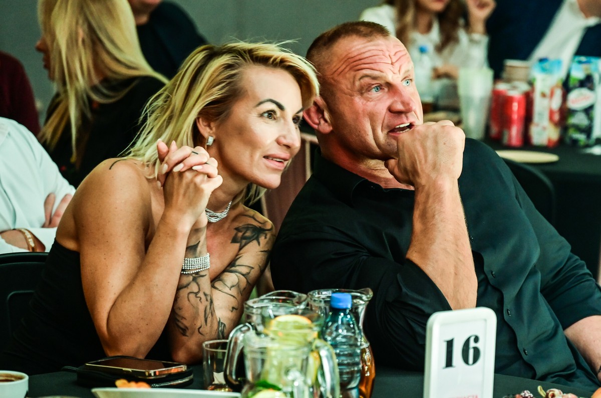 Mariusz Pudzianowski (z prawej)